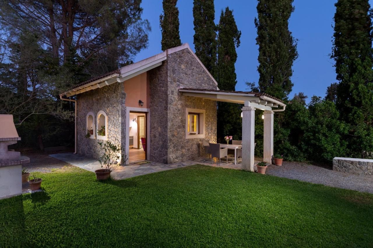 Petrinos Cottage Dafnila Exteriér fotografie