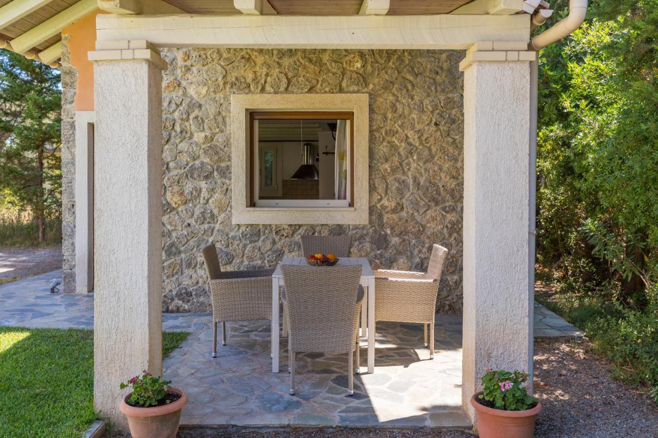 Petrinos Cottage Dafnila Exteriér fotografie